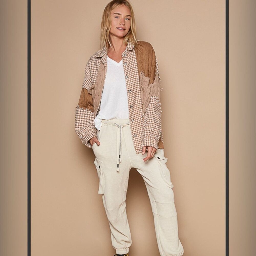 POL Boutique Designed in long sleeve roomy fit shacket in textured woven - Picture 6 of 7